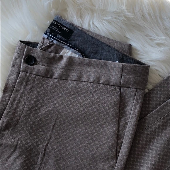 Banana Republic Hampton Fit Beige Slacks - Picture 1 of 4